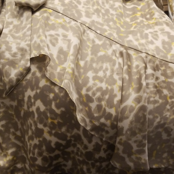 Perfect dress for a wedding or bridal shower - Picture 3 of 4